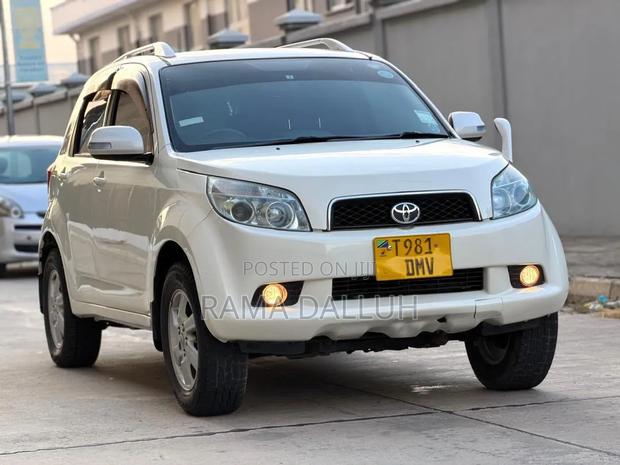 Toyota Rush 2006 White