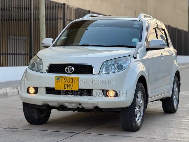 Toyota Rush 2006 White