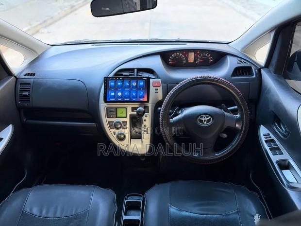 Toyota Ractis 2007 Silver