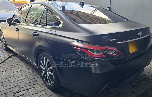Toyota Crown 2019 Black