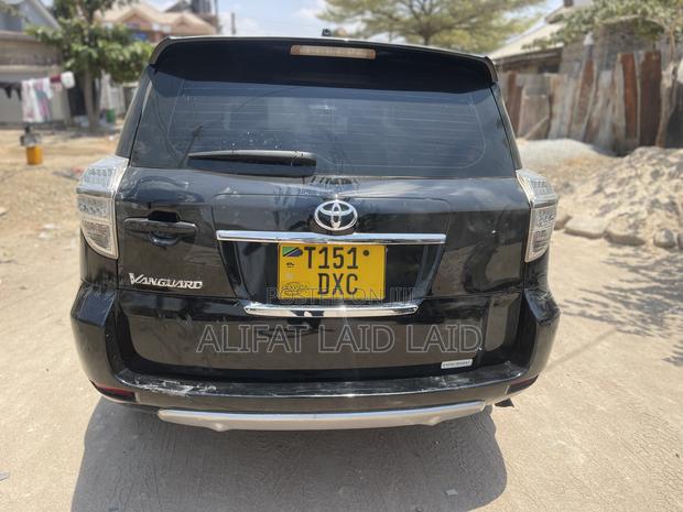 Toyota Vanguard 2010 Black