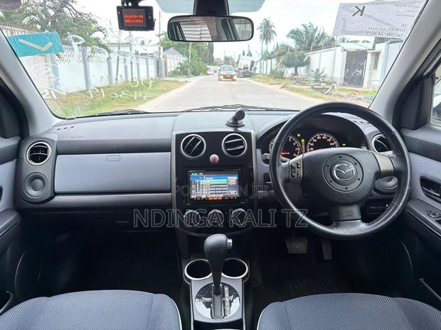 Mazda Verisa 2010 White
