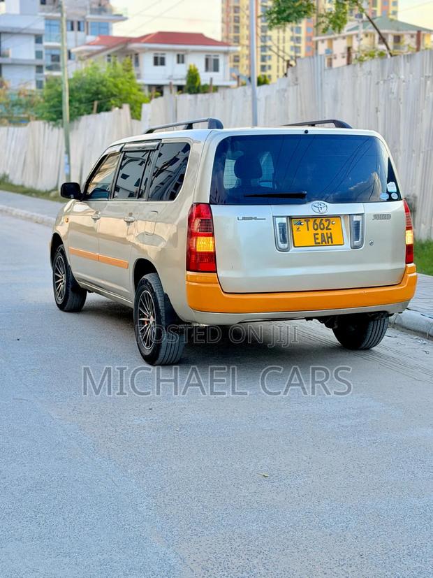 Toyota Succeed 2005 Silver