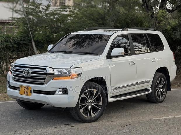 Toyota Land Cruiser 2014 White