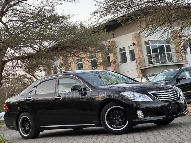 Toyota Crown 2009 Black