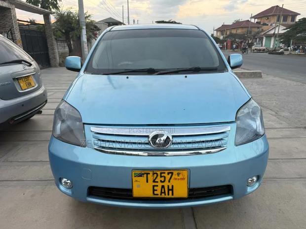 Toyota Raum 2004 Blue