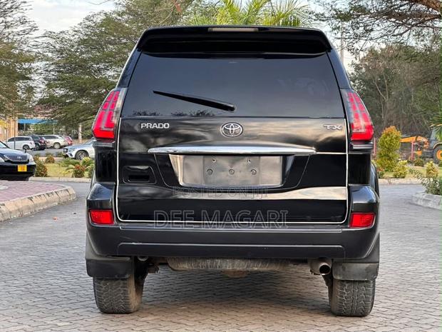 Toyota Land Cruiser Prado 2004 Black