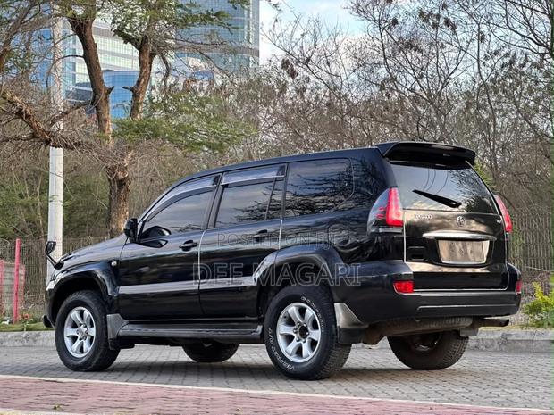 Toyota Land Cruiser Prado 2004 Black