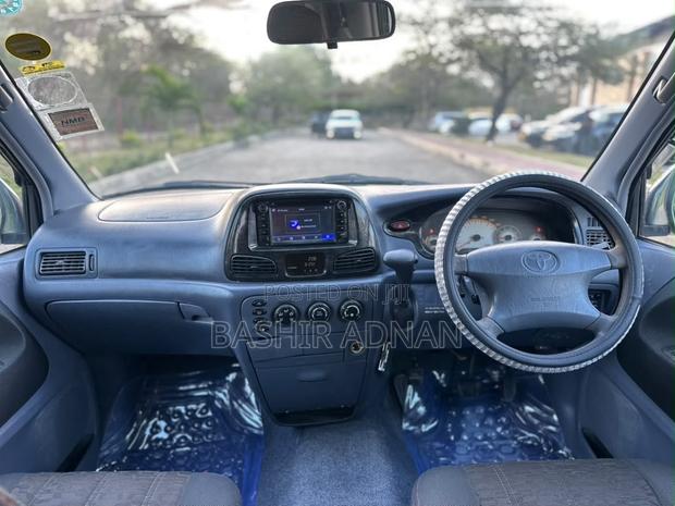 Toyota Noah 2.0 FWD (8 Seater) 2001 Black