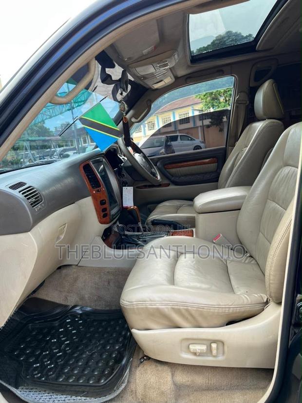 Toyota Land Cruiser 2004 Black