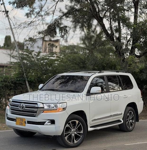 Toyota Land Cruiser 2014 Pearl