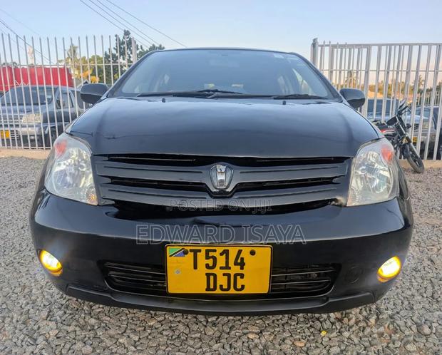 Toyota IST 2005 Black