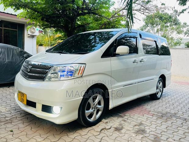 Toyota Alphard 2.4 Petrol FWD 2005 White