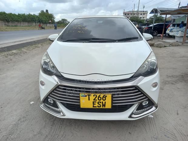 Toyota Aqua 2017 White
