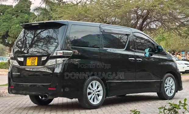 Toyota Vellfire 2010 Black