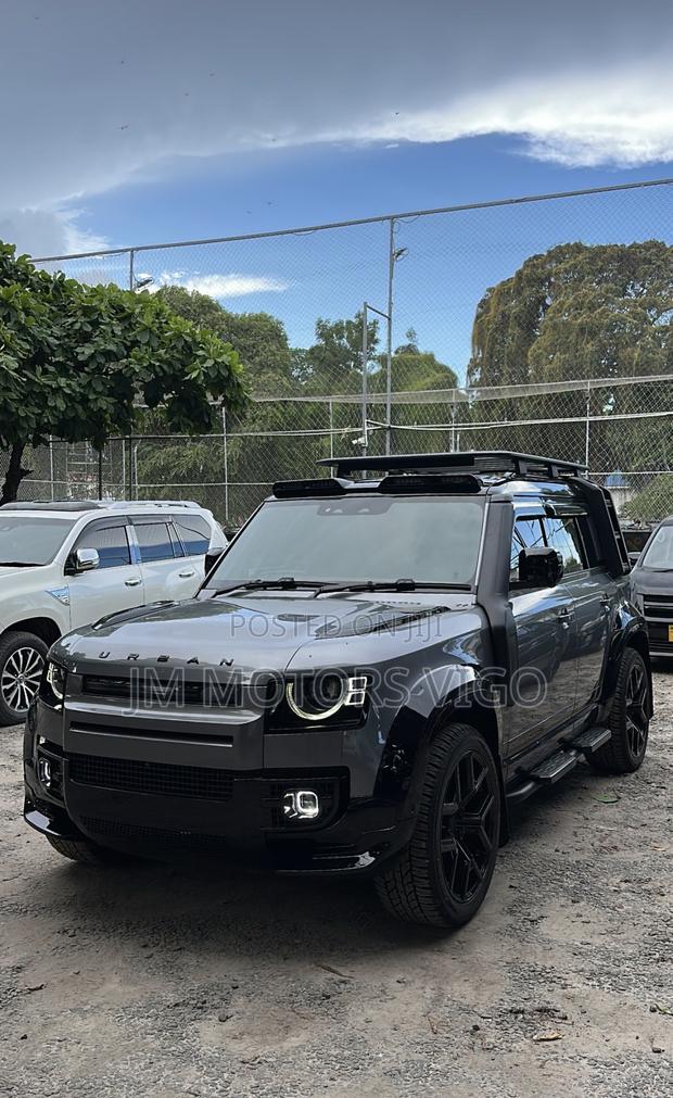 Land Rover Defender 2025 Gray
