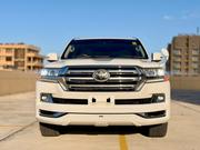 Toyota Land Cruiser 2018 Pearl for sale