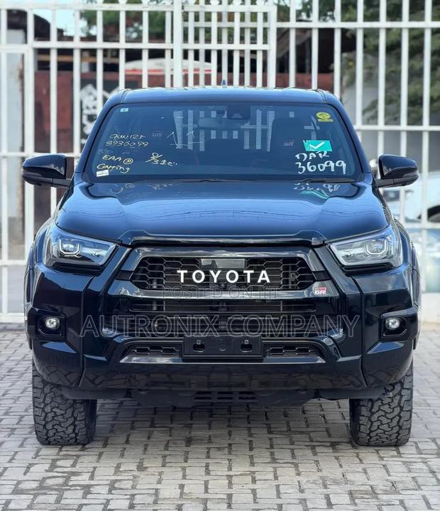 Toyota Hilux Revo Double Cab Deisel 2.4 AWD 2022 Black