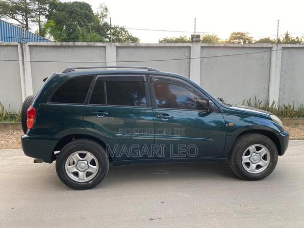 Toyota RAV4 1.8 2005 Green