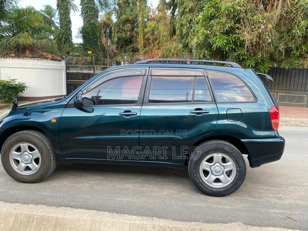 Toyota RAV4 1.8 2005 Green
