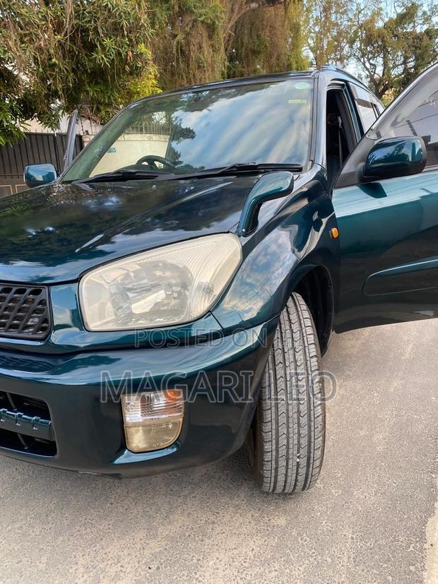 Toyota RAV4 1.8 2005 Green