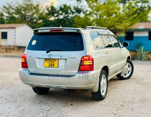 Toyota Kluger 2004 Silver