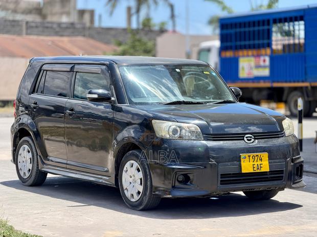 Toyota Ractis 2010 Black