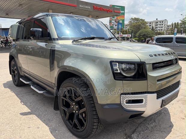 Land Rover Defender 2022 Green