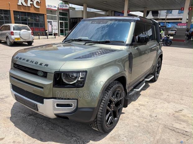 Land Rover Defender 2022 Green