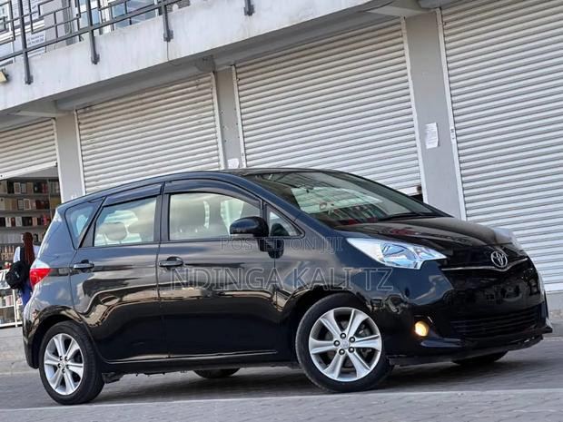 Toyota Ractis 2014 Black