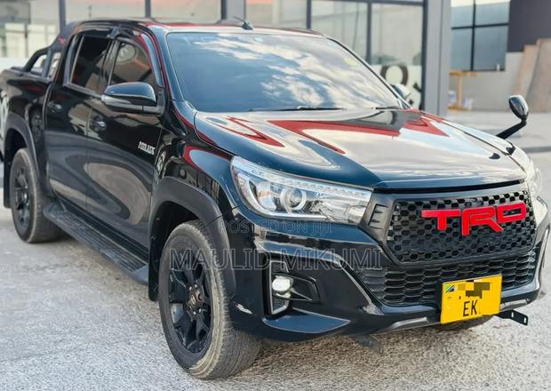 Toyota Hilux 2020 Black