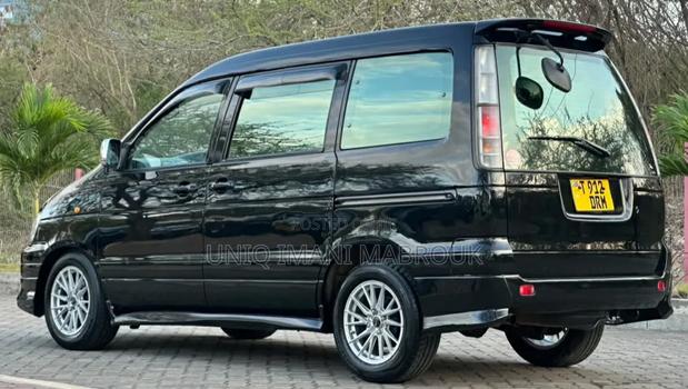 Toyota Noah 2001 Black