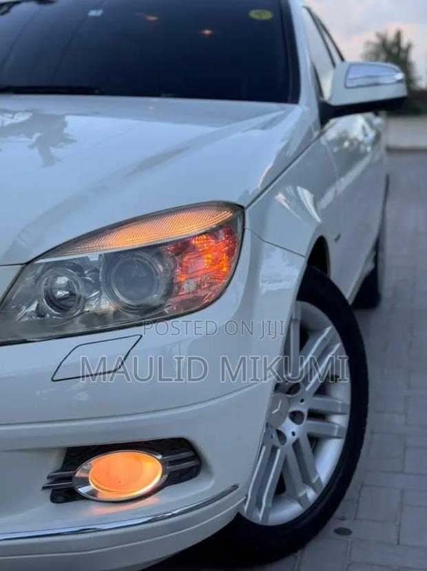 Mercedes-Benz C-Class 2009 White