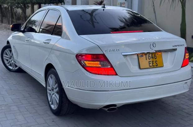 Mercedes-Benz C-Class 2009 White