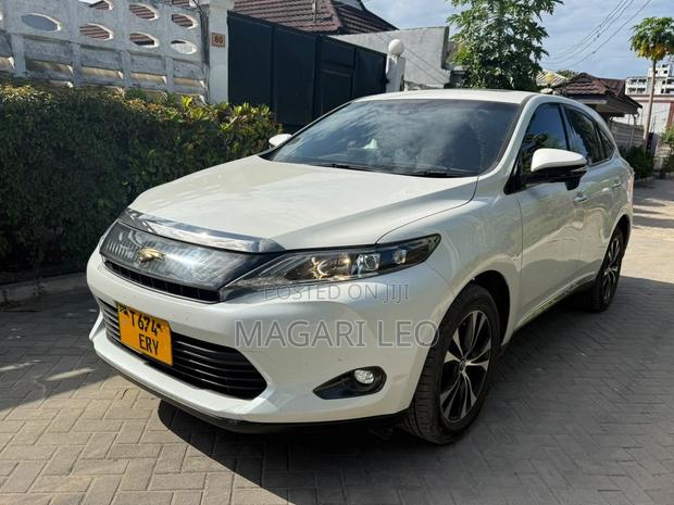 Toyota Harrier 2.0 2015 White