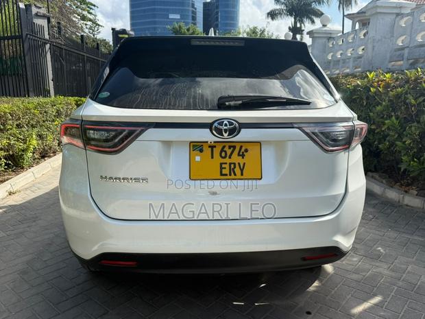 Toyota Harrier 2.0 2015 White