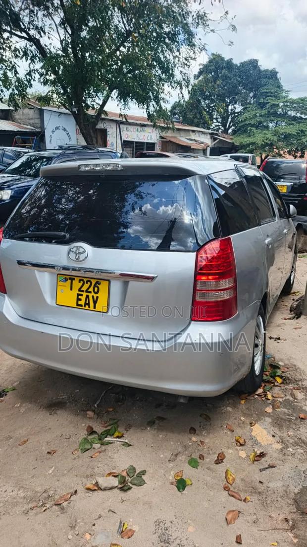 Toyota Wish 2005 Silver