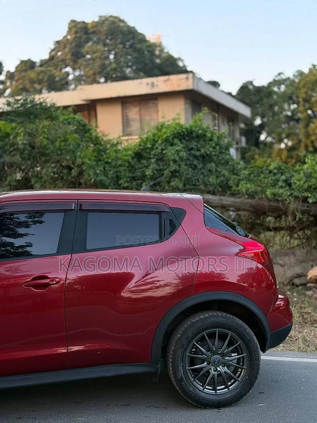 Nissan Juke 2011 Maroon