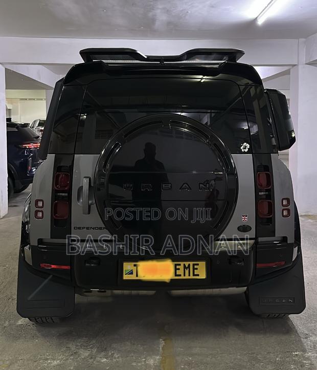 Land Rover Defender 2025 Gray