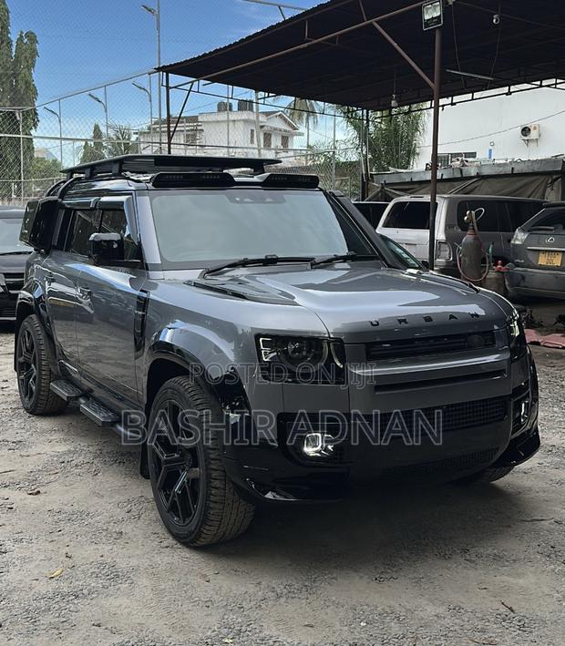 Land Rover Defender 2025 Gray
