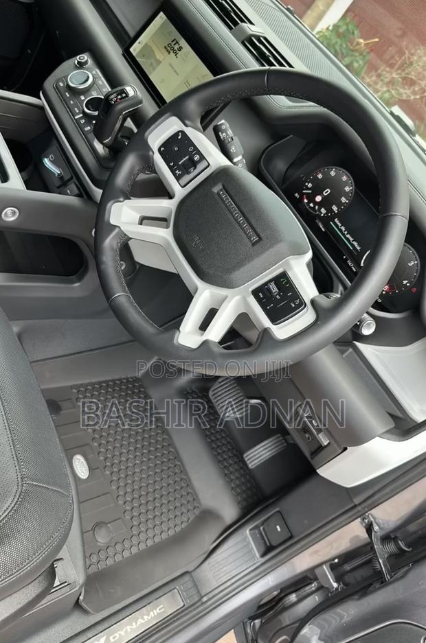 Land Rover Defender 2025 Gray