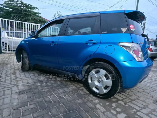 Toyota IST 2003 Blue