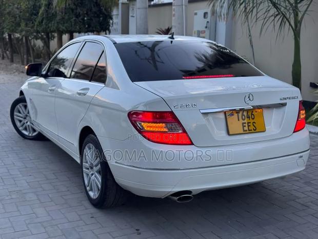 Mercedes-Benz C-Class 2009 White