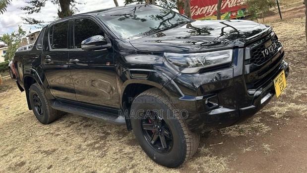 Toyota Hilux Revo Double Cab Deisel 2.8 AWD 2021 Black