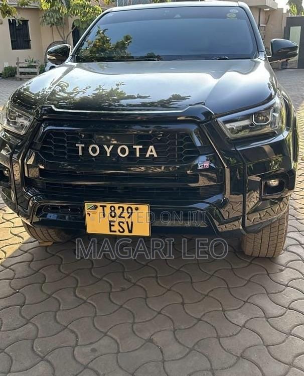 Toyota Hilux Revo Double Cab Deisel 2.8 AWD 2021 Black