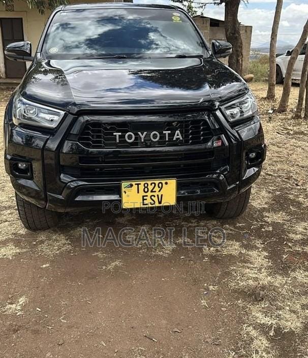 Toyota Hilux Revo Double Cab Deisel 2.8 AWD 2021 Black