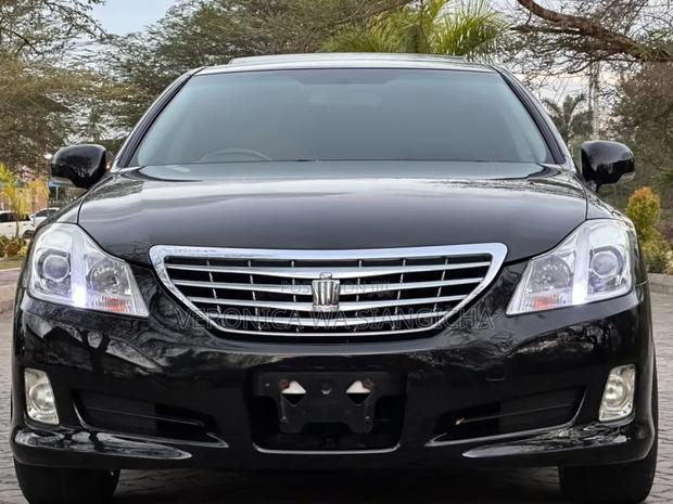 Toyota Crown 2008 Black