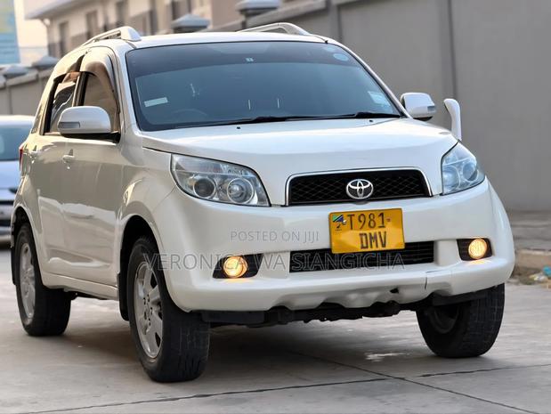 Toyota Rush 2006 White