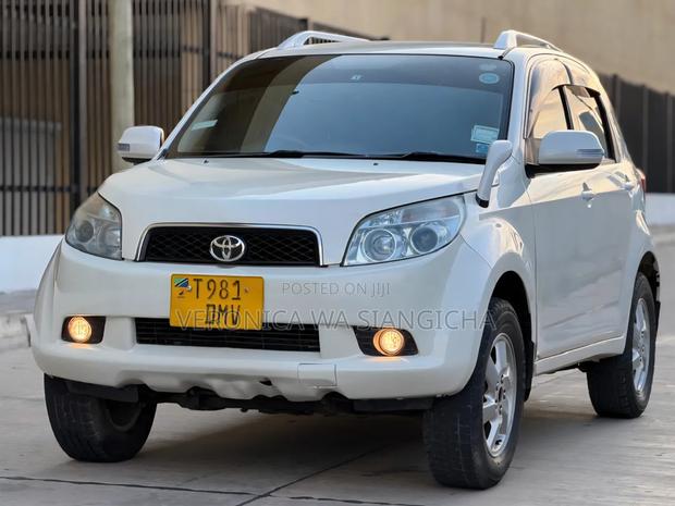 Toyota Rush 2006 White