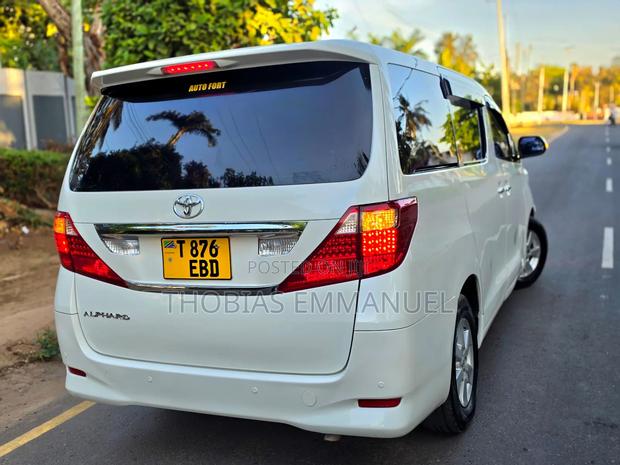 Toyota Alphard 2010 White